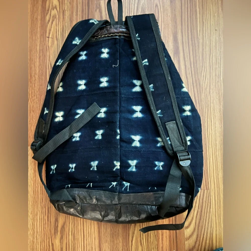 Backpack - Picture 5 of 7